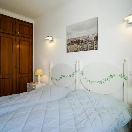 Ramalhete Panoramic View Apartment *